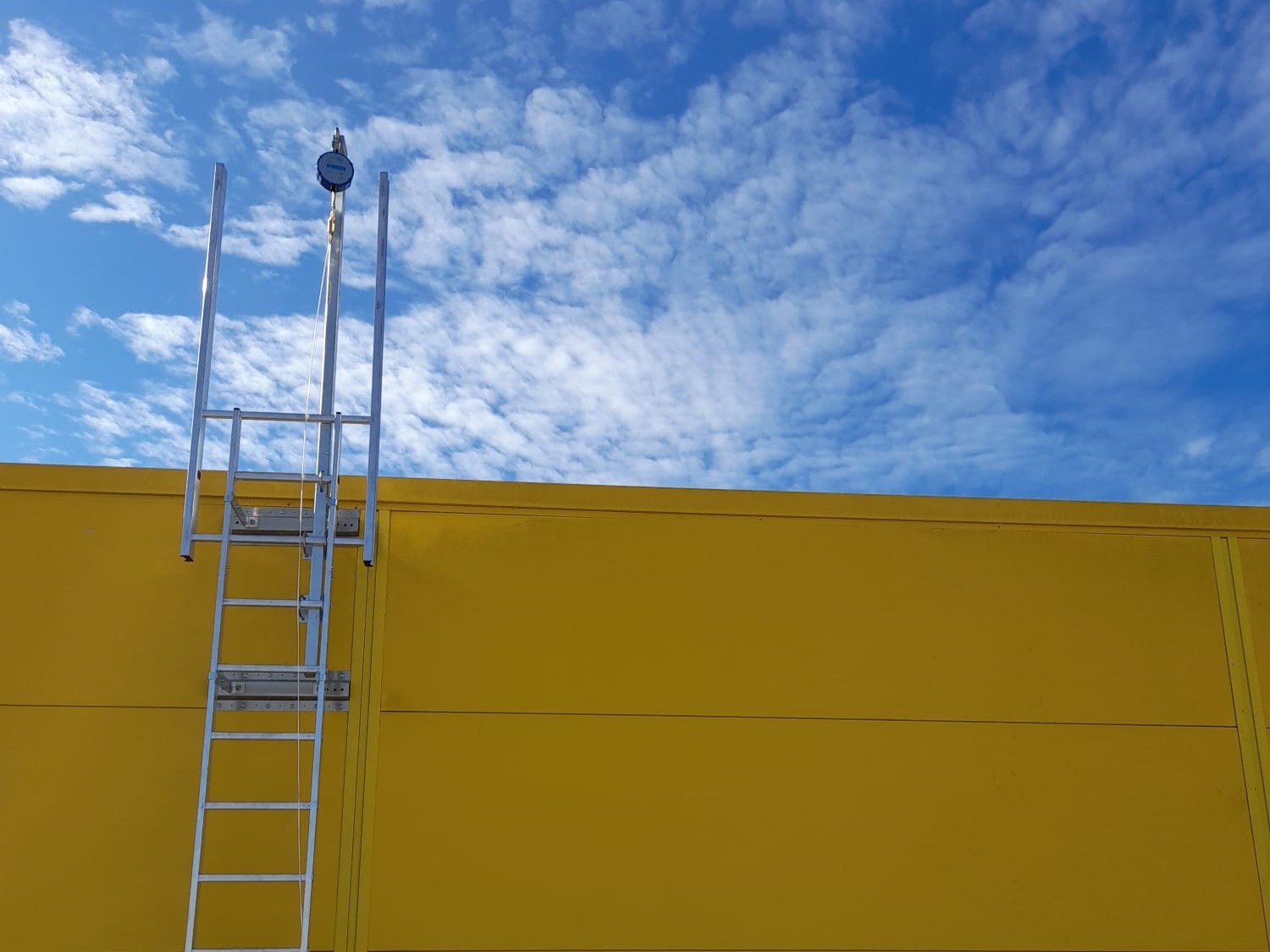 Escaleras Verticales: Normativa EN ISO 14122-4 | Inselpro