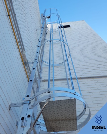 caídas críticas escaleras