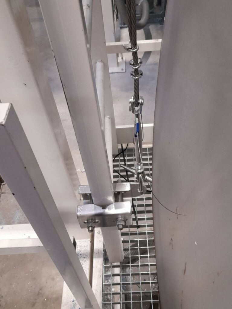 soporte o anclaje lineaa de vida vertical